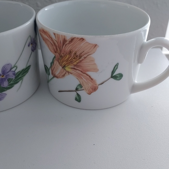 Mikasa China Coffee Tea Cup Floral Splendor Y0258 2 Cups 2.5 Inches - Picture 3 of 7